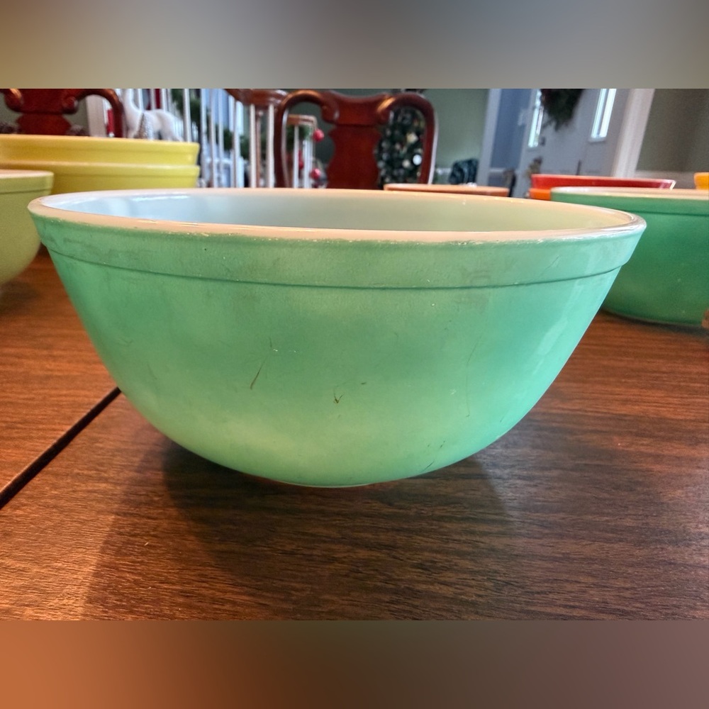 Vintage green Pyrex Mixing Bowl